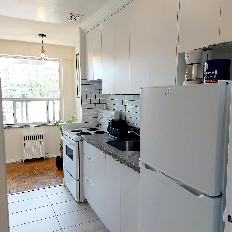 Cozy 1-Bedroom Apartment Downton تورونتو كندا
